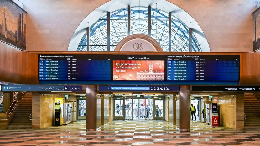 Новый выход к станции метро "Комсомольская" открыли на Ленинградском вокзале