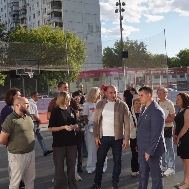 В Южном Тушине, Митине и Хорошёво-Мнёвниках приведут в порядок дворы и построят катки