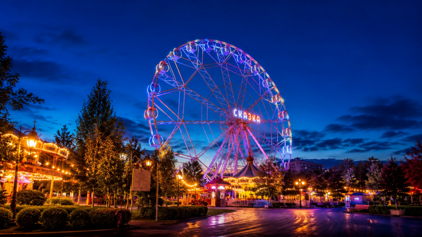 Night Riders в парке "Сказка": Москва получит новый ночной формат развлечений на лето