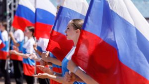 От спектаклей до кинопоказов: что подготовили культурные площадки Москвы ко Дню Государственного флага